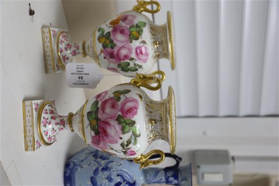 A pair of English porcelain vases, c.1820, H. 20.5cm